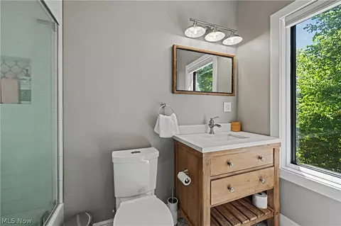 Bath - 5031 Stone Ridge Dr, Richfield, OH 44286 photo 2 of 6