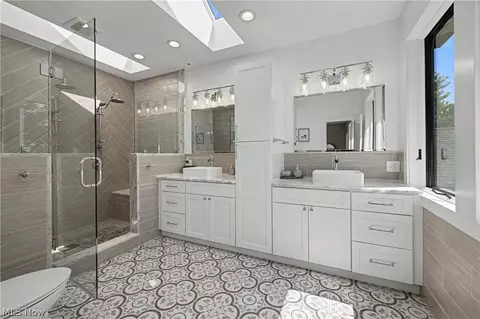 Bath - 5031 Stone Ridge Dr, Richfield, OH 44286 photo 3 of 6