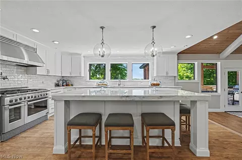 Kitchen - 5031 Stone Ridge Dr, Richfield, OH 44286 photo 2 of 5