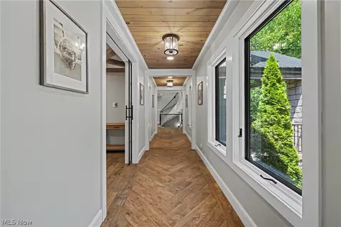 Entry Way - 5031 Stone Ridge Dr, Richfield, OH 44286 photo 2 of 7