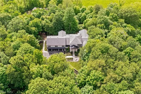5031 Stone Ridge Dr, Richfield, OH 44286
