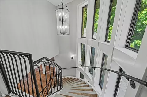 Entry Way - 5031 Stone Ridge Dr, Richfield, OH 44286 photo 5 of 7