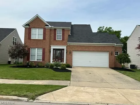 566 Colonial Dr, Painesville, OH 44077