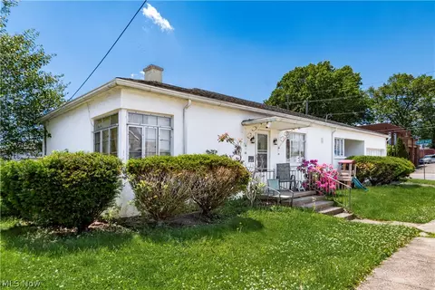 1956 Maple Ave, Zanesville, OH 43701