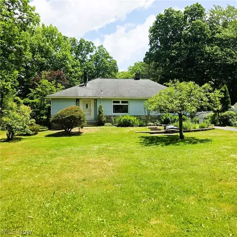 7667 S Eastland Rd, Berea, OH 44017