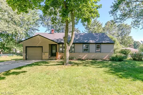 7205 Welland Dr, Mentor, OH 44060