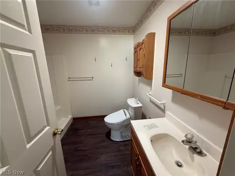 Bath - 5390 Savannah Dr, Ashtabula, OH 44004 photo 3 of 5