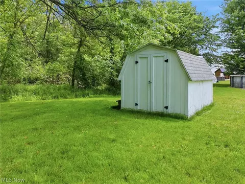 Exterior - 5390 Savannah Dr, Ashtabula, OH 44004 photo 7 of 8