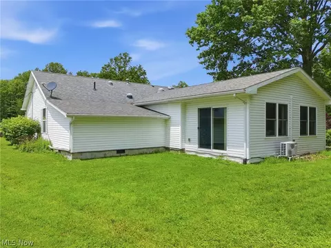 Exterior - 5390 Savannah Dr, Ashtabula, OH 44004 photo 5 of 8