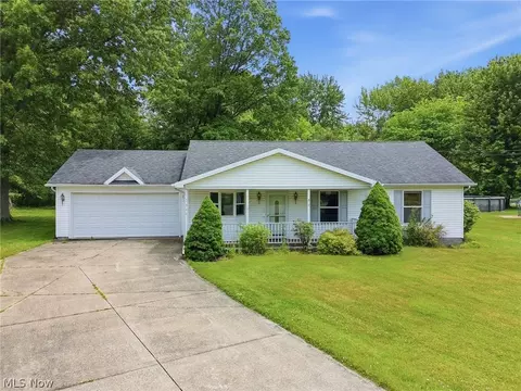 5390 Savannah Dr, Ashtabula, OH 44004