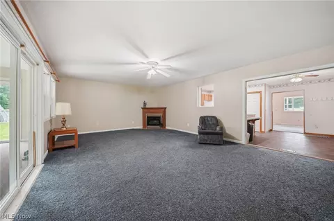 Living - 5390 Savannah Dr, Ashtabula, OH 44004 photo 4 of 7