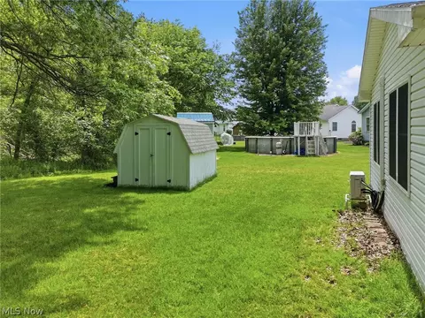 Exterior - 5390 Savannah Dr, Ashtabula, OH 44004 photo 8 of 8