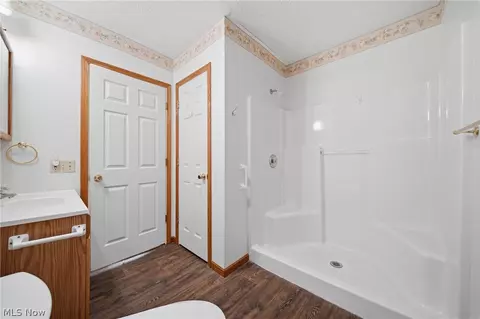 Bath - 5390 Savannah Dr, Ashtabula, OH 44004 photo 1 of 5
