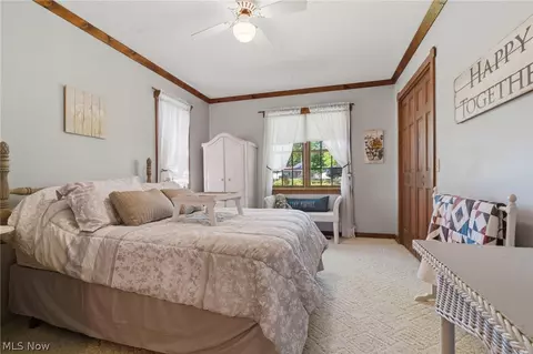 Bedroom - 37 Apache Trl, Malvern, OH 44644 photo 2 of 3
