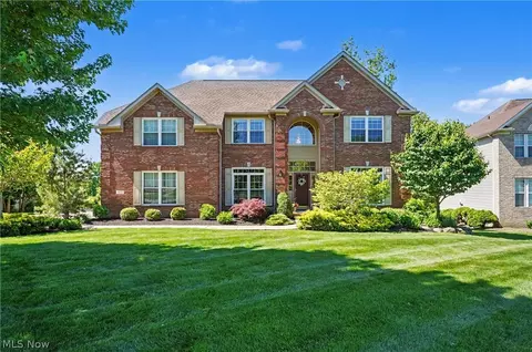 975 W Parkway Blvd, Aurora, OH 44202