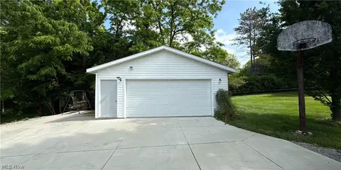 33 Eggleston Rd, Aurora, OH 44202 photo 2