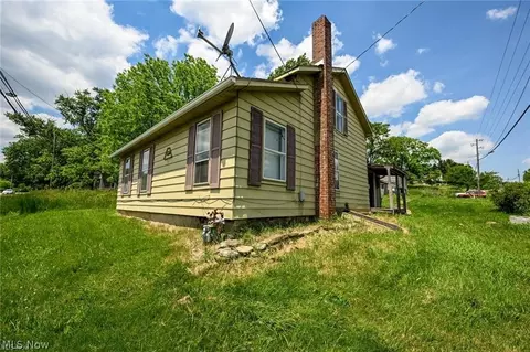 893 Norton Ave, Barberton, OH 44203