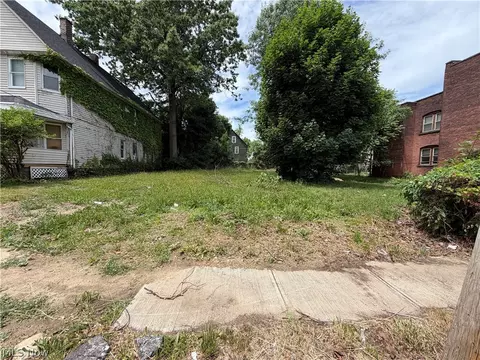 1308 E 85th St, Cleveland, OH 44106