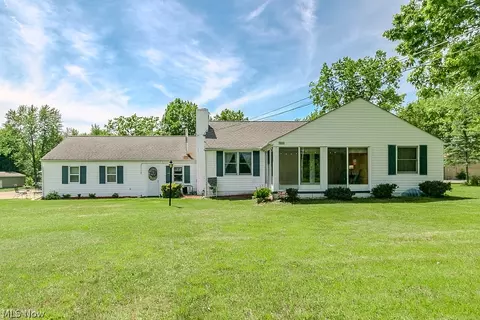 7600 Kniffen Rd, Leroy, OH 44077