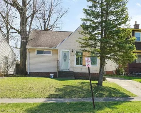 13710 Cranwood Park Blvd, Garfield Heights, OH 44125