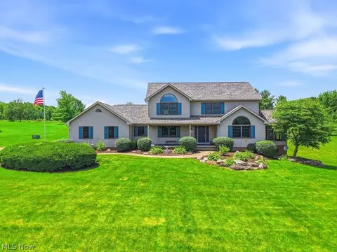 2285 Thoroughbred Dr, Wadsworth, OH 44281