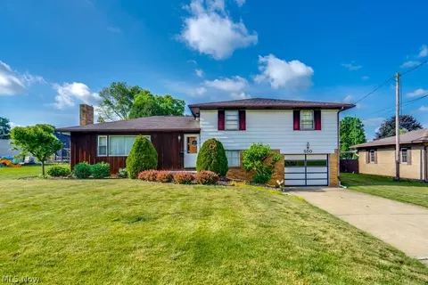 550 E Carrollton St, Magnolia, OH 44643