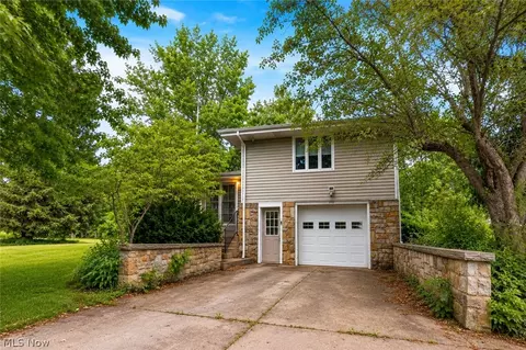 4146 Barclay Messerly Rd, Southington, OH 44470