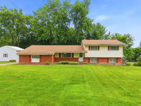 6315 Redbird Ter, New Franklin, OH 44216