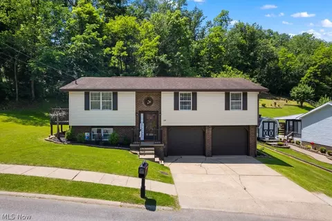 130 Wakefield Dr, Washington, WV 26181