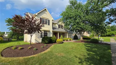 19694 Summer Place Dr, Strongsville, OH 44136