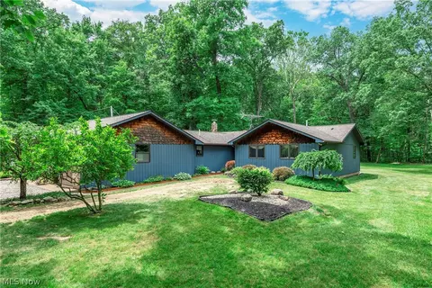 2354 Sunnyside Rd, Vermilion, OH 44089