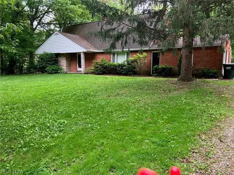 5840-42 Pawnee St NW, North Canton, OH 44720
