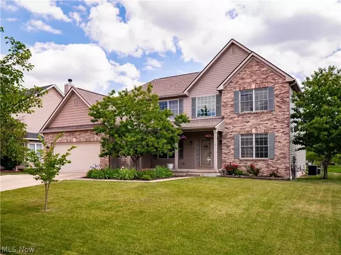 27336 Maurer Dr, Olmsted Twp, OH 44138
