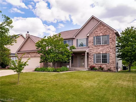 27336 Maurer Dr, Olmsted Twp, OH 44138