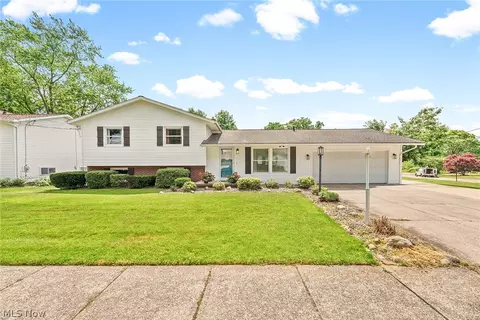 432 Pickwick Ln, Tallmadge, OH 44278