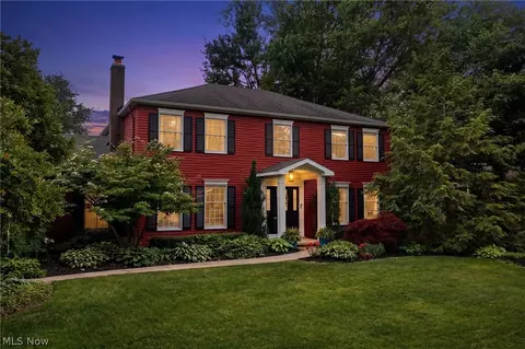 31477 Roberta Dr, Bay Village, OH 44140