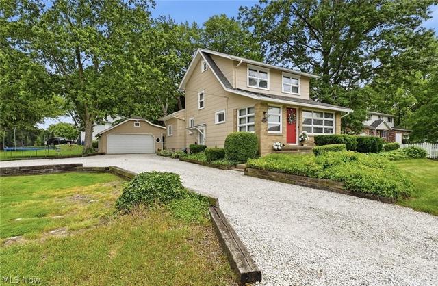 8562 Essex Ave NW, North Canton, OH 44720
