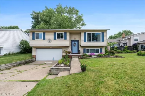 335 Bayshore Dr, Eastlake, OH 44095