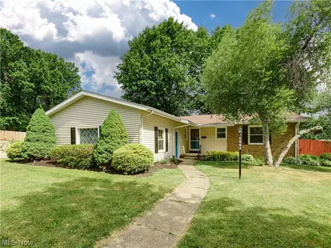 2115 Daniels Ave, Akron, OH 44312