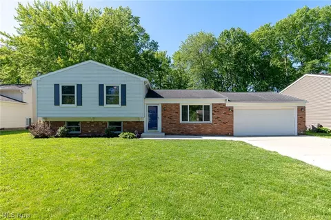 26943 Southwood Ln, Olmsted Twp, OH 44138