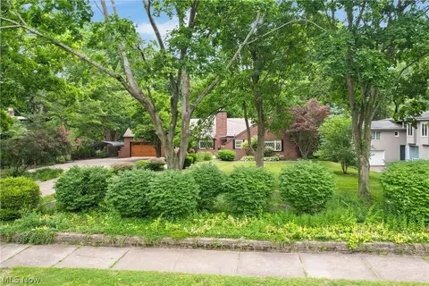 443 Merriman Rd, Akron, OH 44303