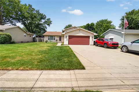 758 Abbe Rd N, Elyria, OH 44035 photo 2