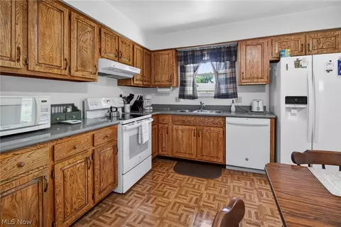 758 Abbe Rd N, Elyria, OH 44035 photo 14