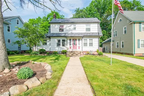 706 Crestview Ave, Akron, OH 44320