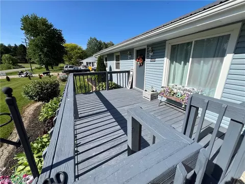 Exterior - 4686 Knickerbocker Cir, Ashtabula, OH 44004 photo 4 of 14