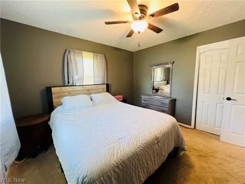 Bedroom - 4686 Knickerbocker Cir, Ashtabula, OH 44004 photo 2 of 3