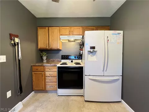 Kitchen - 4686 Knickerbocker Cir, Ashtabula, OH 44004 photo 3 of 3
