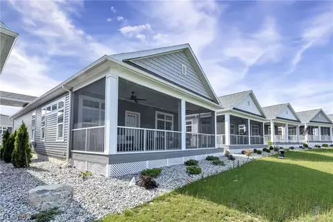 10850 E Bayshore Rd #CARDINAL BLVD 82, Marblehead, OH 43440