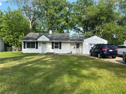 4897 Belle Meadow Rd, Mentor, OH 44060
