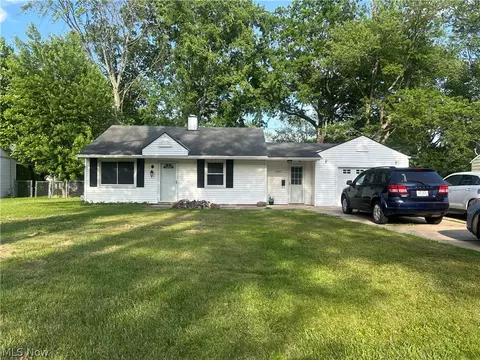 4897 Belle Meadow Rd, Mentor, OH 44060